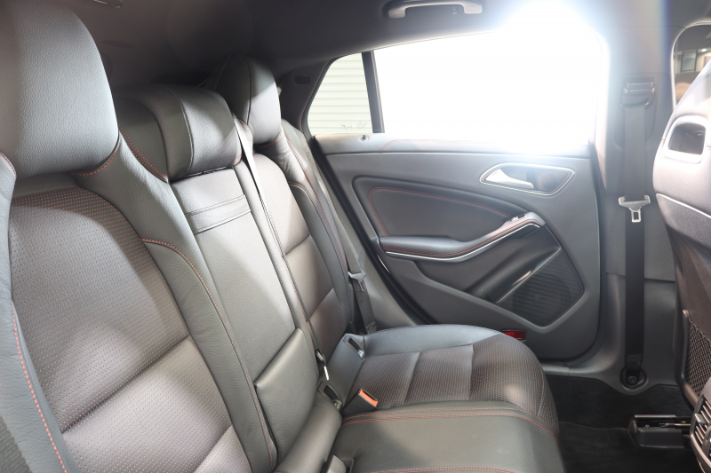 メルセデスベンツ CLAクラス CLA180ｼｭｰﾃｨﾝｸﾞﾌﾞﾚｰｸ ｽﾎﾟｰﾂ AMGﾚｻﾞｰｴｸｽｸﾙｰｼﾌﾞ&ﾚｰﾀﾞｰｾｰﾌﾃｨPKG　後期 ｷｰﾚｽｺﾞｰ 黒本革 ﾊﾟﾉﾗﾏSR HDDﾅﾋﾞTV ｽﾏﾎ連携 harman/kardon ﾊﾞｯｸｶﾒﾗ PTS LEDﾗｲﾄ 自動Rｹﾞｰﾄ ﾊﾝｽﾞﾌﾘｰA AMGｴｱﾛ&18AW 7AT　2年保証