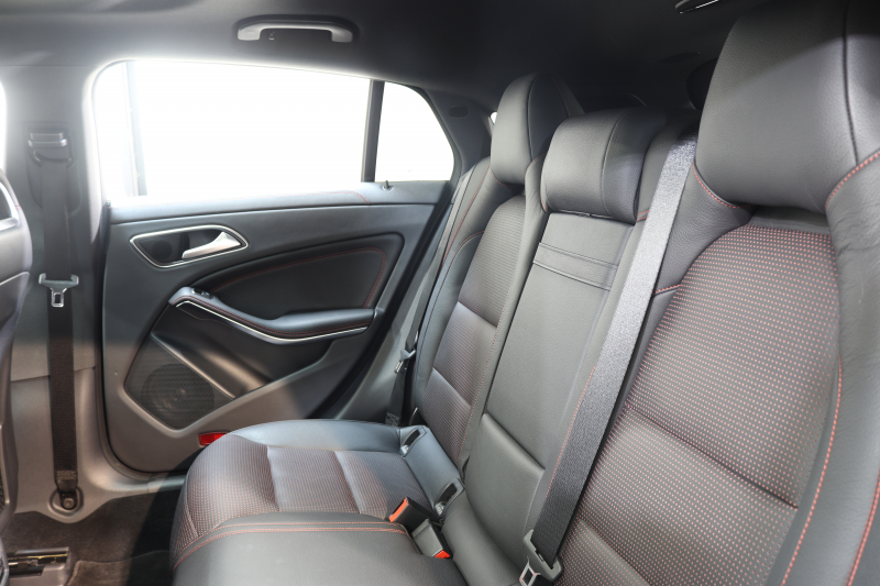 メルセデスベンツ CLAクラス CLA180ｼｭｰﾃｨﾝｸﾞﾌﾞﾚｰｸ ｽﾎﾟｰﾂ AMGﾚｻﾞｰｴｸｽｸﾙｰｼﾌﾞ&ﾚｰﾀﾞｰｾｰﾌﾃｨPKG　後期 ｷｰﾚｽｺﾞｰ 黒本革 ﾊﾟﾉﾗﾏSR HDDﾅﾋﾞTV ｽﾏﾎ連携 harman/kardon ﾊﾞｯｸｶﾒﾗ PTS LEDﾗｲﾄ 自動Rｹﾞｰﾄ ﾊﾝｽﾞﾌﾘｰA AMGｴｱﾛ&18AW 7AT　2年保証