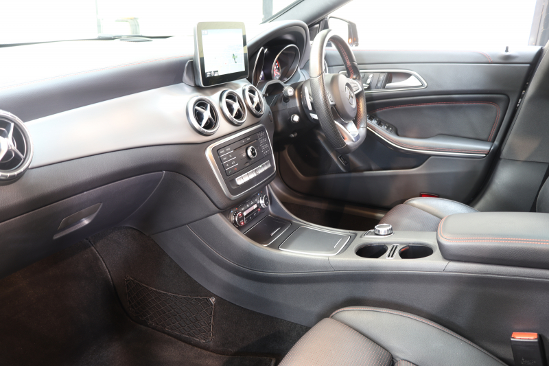 メルセデスベンツ CLAクラス CLA180ｼｭｰﾃｨﾝｸﾞﾌﾞﾚｰｸ ｽﾎﾟｰﾂ AMGﾚｻﾞｰｴｸｽｸﾙｰｼﾌﾞ&ﾚｰﾀﾞｰｾｰﾌﾃｨPKG　後期 ｷｰﾚｽｺﾞｰ 黒本革 ﾊﾟﾉﾗﾏSR HDDﾅﾋﾞTV ｽﾏﾎ連携 harman/kardon ﾊﾞｯｸｶﾒﾗ PTS LEDﾗｲﾄ 自動Rｹﾞｰﾄ ﾊﾝｽﾞﾌﾘｰA AMGｴｱﾛ&18AW 7AT　2年保証