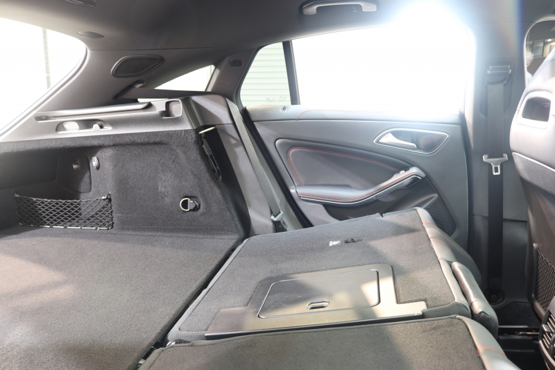 メルセデスベンツ CLAクラス CLA180ｼｭｰﾃｨﾝｸﾞﾌﾞﾚｰｸ ｽﾎﾟｰﾂ AMGﾚｻﾞｰｴｸｽｸﾙｰｼﾌﾞ&ﾚｰﾀﾞｰｾｰﾌﾃｨPKG　後期 ｷｰﾚｽｺﾞｰ 黒本革 ﾊﾟﾉﾗﾏSR HDDﾅﾋﾞTV ｽﾏﾎ連携 harman/kardon ﾊﾞｯｸｶﾒﾗ PTS LEDﾗｲﾄ 自動Rｹﾞｰﾄ ﾊﾝｽﾞﾌﾘｰA AMGｴｱﾛ&18AW 7AT　2年保証