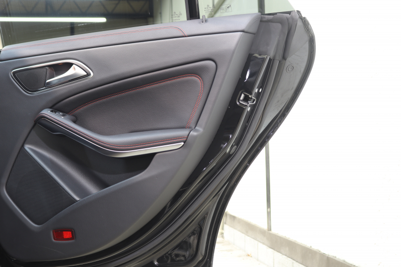 メルセデスベンツ CLAクラス CLA180ｼｭｰﾃｨﾝｸﾞﾌﾞﾚｰｸ ｽﾎﾟｰﾂ AMGﾚｻﾞｰｴｸｽｸﾙｰｼﾌﾞ&ﾚｰﾀﾞｰｾｰﾌﾃｨPKG　後期 ｷｰﾚｽｺﾞｰ 黒本革 ﾊﾟﾉﾗﾏSR HDDﾅﾋﾞTV ｽﾏﾎ連携 harman/kardon ﾊﾞｯｸｶﾒﾗ PTS LEDﾗｲﾄ 自動Rｹﾞｰﾄ ﾊﾝｽﾞﾌﾘｰA AMGｴｱﾛ&18AW 7AT　2年保証