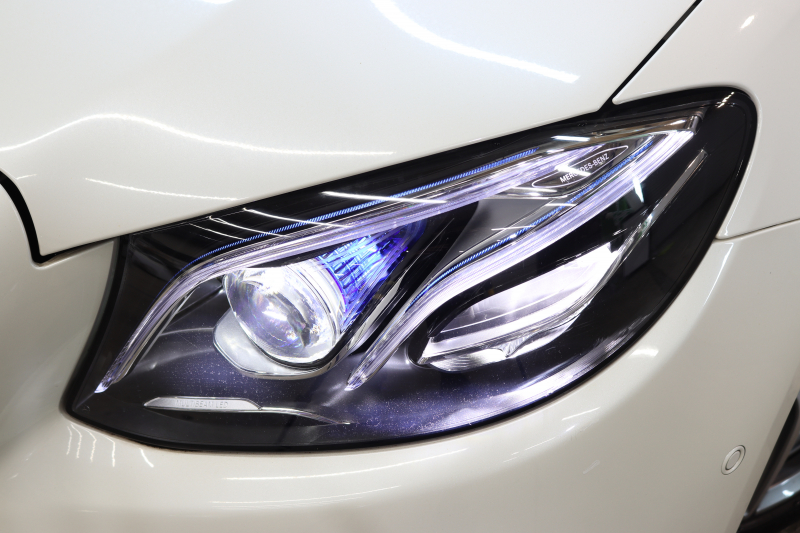 メルセデスベンツ Eクラス E200 AVG ｽﾎﾟｰﾂ ﾚｻﾞｰ&ﾚｰﾀﾞｰｾｰﾌﾃｨPKG　ｷｰﾚｽｺﾞｰ 黒本革 HDDﾅﾋﾞTV ｽﾏﾎ連携 ﾌﾞﾙﾒｽﾀｰ 360ｶﾒﾗ PTS LEDﾗｲﾄ 自動ﾄﾗﾝｸ AMGｴｱﾛ&19AW ﾀﾞｲﾅﾐｯｸS 9AT　2年保証