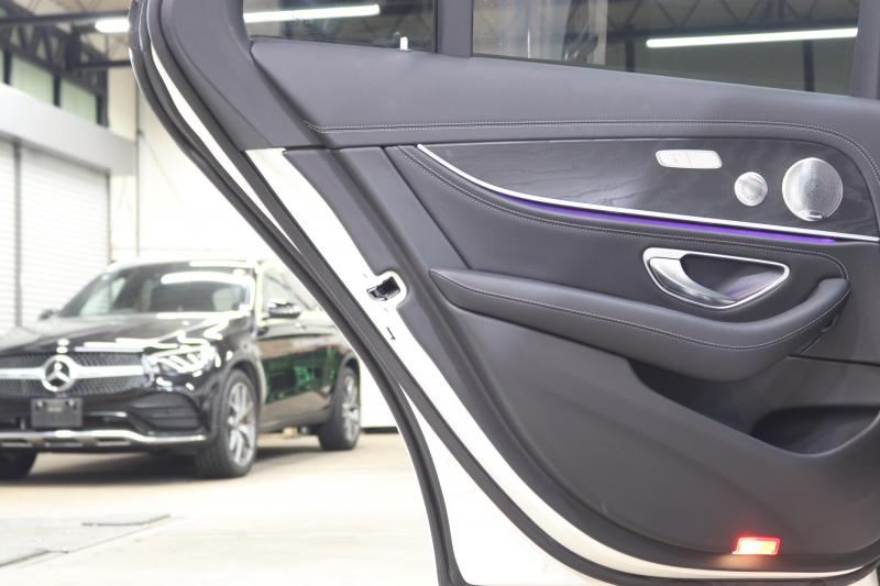 メルセデスベンツ Eクラス E200 AVG ｽﾎﾟｰﾂ ﾚｻﾞｰ&ﾚｰﾀﾞｰｾｰﾌﾃｨPKG　ｷｰﾚｽｺﾞｰ 黒本革 HDDﾅﾋﾞTV ｽﾏﾎ連携 ﾌﾞﾙﾒｽﾀｰ 360ｶﾒﾗ PTS LEDﾗｲﾄ 自動ﾄﾗﾝｸ AMGｴｱﾛ&19AW ﾀﾞｲﾅﾐｯｸS 9AT　2年保証