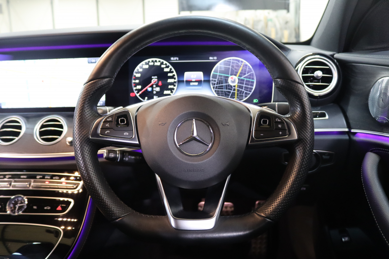 メルセデスベンツ Eクラス E200 AVG ｽﾎﾟｰﾂ ﾚｻﾞｰ&ﾚｰﾀﾞｰｾｰﾌﾃｨPKG　ｷｰﾚｽｺﾞｰ 黒本革 HDDﾅﾋﾞTV ｽﾏﾎ連携 ﾌﾞﾙﾒｽﾀｰ 360ｶﾒﾗ PTS LEDﾗｲﾄ 自動ﾄﾗﾝｸ AMGｴｱﾛ&19AW ﾀﾞｲﾅﾐｯｸS 9AT　2年保証