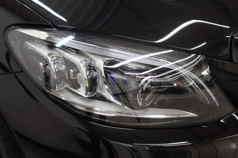 メルセデスベンツ Cクラス C180ｶﾌﾞﾘｵﾚ ｽﾎﾟｰﾂ ﾚｻﾞｰｴｸｽｸﾙｰｼﾌﾞ&ﾚｰﾀﾞｰｾｰﾌﾃｨPKG　後期 MEｺﾈｸﾄ ｷｰﾚｽｺﾞｰ 白本革 赤幌 ｴｱｽｶｰﾌ ﾍｯﾄﾞｱｯﾌﾟD HDDﾅﾋﾞTV ｽﾏﾎ連携 ﾊﾞｯｸｶﾒﾗ PTS LEDﾗｲﾄ AMGｴｱﾛ&19AW ｴｱｻｽ ﾀﾞｲﾅﾐｯｸS 9AT　2年保証