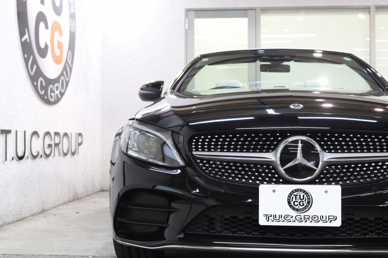 メルセデスベンツ Cクラス C180ｶﾌﾞﾘｵﾚ ｽﾎﾟｰﾂ ﾚｻﾞｰｴｸｽｸﾙｰｼﾌﾞ&ﾚｰﾀﾞｰｾｰﾌﾃｨPKG　後期 MEｺﾈｸﾄ ｷｰﾚｽｺﾞｰ 白本革 赤幌 ｴｱｽｶｰﾌ ﾍｯﾄﾞｱｯﾌﾟD HDDﾅﾋﾞTV ｽﾏﾎ連携 ﾊﾞｯｸｶﾒﾗ PTS LEDﾗｲﾄ AMGｴｱﾛ&19AW ｴｱｻｽ ﾀﾞｲﾅﾐｯｸS 9AT　2年保証