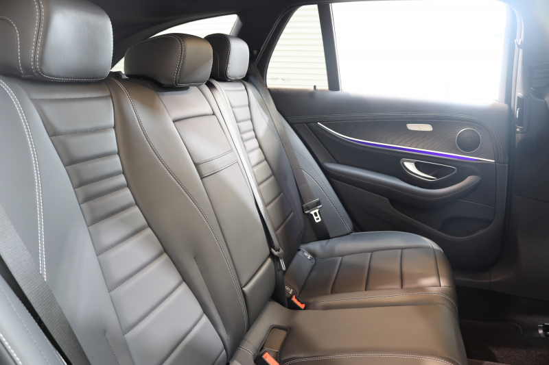 メルセデスベンツ Eクラス E220d ｽﾃｰｼｮﾝﾜｺﾞﾝ ｽﾎﾟｰﾂ AMGﾗｲﾝｲﾝﾃﾘｱ&ﾚｰﾀﾞｰｾｰﾌﾃｨPKG　ISG搭載 後期 MEｺﾈｸﾄ ｷｰﾚｽｺﾞｰ 黒本革 MBUXﾅﾋﾞTV&ARﾅﾋﾞ ｽﾏﾎ連携 360ｶﾒﾗ PTS LEDﾗｲﾄ 自動Rｹﾞｰﾄ ﾊﾝｽﾞﾌﾘｰA AMGｴｱﾛ&19AW ﾜｲﾔﾚｽ充電 9AT　2年保証 新車保証継承可