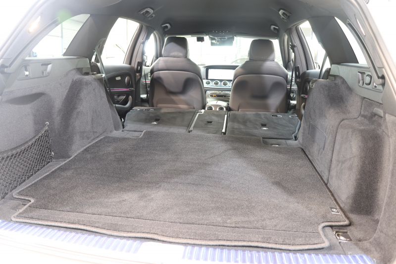 メルセデスベンツ Eクラス E220d ｽﾃｰｼｮﾝﾜｺﾞﾝ ｽﾎﾟｰﾂ AMGﾗｲﾝｲﾝﾃﾘｱ&ﾚｰﾀﾞｰｾｰﾌﾃｨPKG　ISG搭載 後期 MEｺﾈｸﾄ ｷｰﾚｽｺﾞｰ 黒本革 MBUXﾅﾋﾞTV&ARﾅﾋﾞ ｽﾏﾎ連携 360ｶﾒﾗ PTS LEDﾗｲﾄ 自動Rｹﾞｰﾄ ﾊﾝｽﾞﾌﾘｰA AMGｴｱﾛ&19AW ﾜｲﾔﾚｽ充電 9AT　2年保証 新車保証継承可