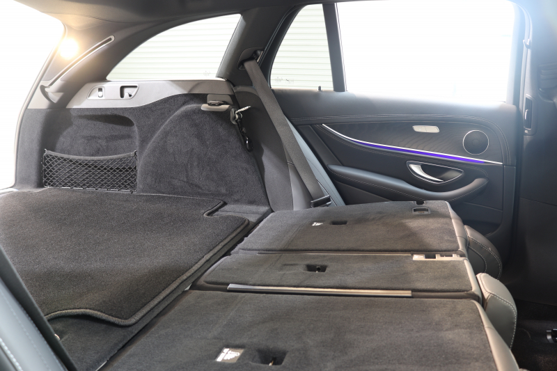 メルセデスベンツ Eクラス E220d ｽﾃｰｼｮﾝﾜｺﾞﾝ ｽﾎﾟｰﾂ AMGﾗｲﾝｲﾝﾃﾘｱ&ﾚｰﾀﾞｰｾｰﾌﾃｨPKG　ISG搭載 後期 MEｺﾈｸﾄ ｷｰﾚｽｺﾞｰ 黒本革 MBUXﾅﾋﾞTV&ARﾅﾋﾞ ｽﾏﾎ連携 360ｶﾒﾗ PTS LEDﾗｲﾄ 自動Rｹﾞｰﾄ ﾊﾝｽﾞﾌﾘｰA AMGｴｱﾛ&19AW ﾜｲﾔﾚｽ充電 9AT　2年保証 新車保証継承可