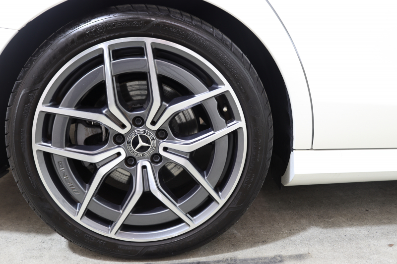 メルセデスベンツ Eクラス E220d ｽﾃｰｼｮﾝﾜｺﾞﾝ ｽﾎﾟｰﾂ AMGﾗｲﾝｲﾝﾃﾘｱ&ﾚｰﾀﾞｰｾｰﾌﾃｨPKG　ISG搭載 後期 MEｺﾈｸﾄ ｷｰﾚｽｺﾞｰ 黒本革 MBUXﾅﾋﾞTV&ARﾅﾋﾞ ｽﾏﾎ連携 360ｶﾒﾗ PTS LEDﾗｲﾄ 自動Rｹﾞｰﾄ ﾊﾝｽﾞﾌﾘｰA AMGｴｱﾛ&19AW ﾜｲﾔﾚｽ充電 9AT　2年保証 新車保証継承可