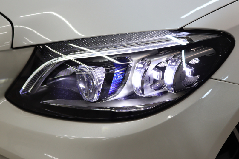 メルセデスベンツ Cクラス C200ｽﾃｰｼｮﾝﾜｺﾞﾝ AVG AMGﾗｲﾝ ﾚｻﾞｰｴｸｽｸﾙｰｼﾌﾞ&ﾚｰﾀﾞｰｾｰﾌﾃｨPKG　BSG搭載 後期 ｷｰﾚｽｺﾞｰ 赤本革 ﾊﾟﾉﾗﾏSR ﾍｯﾄﾞｱｯﾌﾟD HDDﾅﾋﾞTV ｽﾏﾎ連携 ﾌﾞﾙﾒｽﾀｰ ﾊﾞｯｸｶﾒﾗ PTS LEDﾗｲﾄ 自動Rｹﾞｰﾄ ﾊﾝｽﾞﾌﾘｰA AMGｴｱﾛ&18AW ｴｱｻｽ 9AT　2年保証