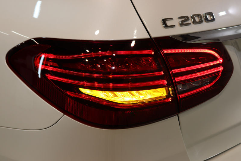 メルセデスベンツ Cクラス C200ｽﾃｰｼｮﾝﾜｺﾞﾝ AVG AMGﾗｲﾝ ﾚｻﾞｰｴｸｽｸﾙｰｼﾌﾞ&ﾚｰﾀﾞｰｾｰﾌﾃｨPKG　BSG搭載 後期 ｷｰﾚｽｺﾞｰ 赤本革 ﾊﾟﾉﾗﾏSR ﾍｯﾄﾞｱｯﾌﾟD HDDﾅﾋﾞTV ｽﾏﾎ連携 ﾌﾞﾙﾒｽﾀｰ ﾊﾞｯｸｶﾒﾗ PTS LEDﾗｲﾄ 自動Rｹﾞｰﾄ ﾊﾝｽﾞﾌﾘｰA AMGｴｱﾛ&18AW ｴｱｻｽ 9AT　2年保証