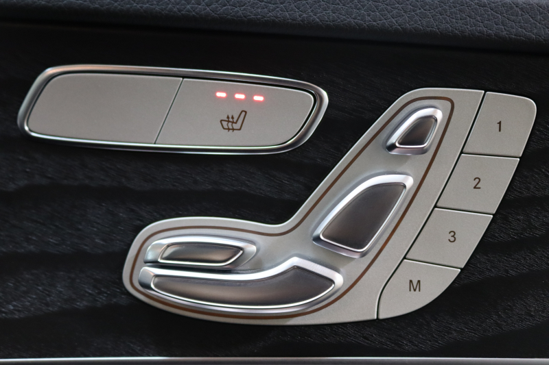 メルセデスベンツ Cクラス C200 AVG AMGﾗｲﾝ ﾚｻﾞｰｴｸｽｸﾙｰｼﾌﾞ&ﾚｰﾀﾞｰｾｰﾌﾃｨPKG　1ｵｰﾅｰ ｷｰﾚｽｺﾞｰ 赤本革 ﾍｯﾄﾞｱｯﾌﾟD HDDﾅﾋﾞTV BT音楽 ﾊﾞｯｸｶﾒﾗ PTS LEDﾗｲﾄ 自動Rｹﾞｰﾄ ﾊﾝｽﾞﾌﾘｰA AMGｴｱﾛ&18AW ｴｱｻｽ 7AT　2年保証