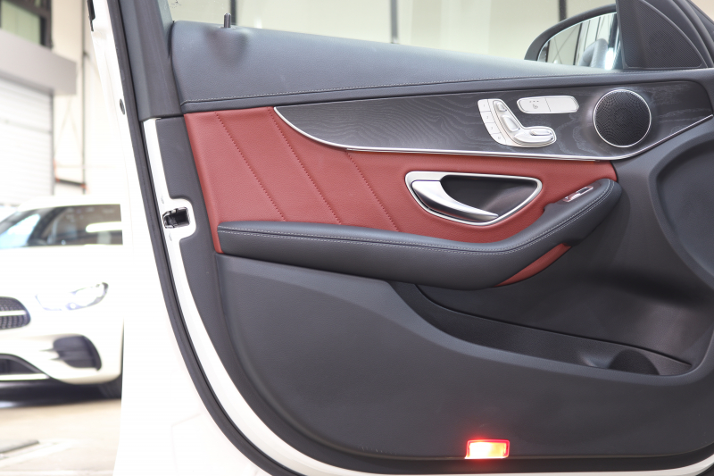 メルセデスベンツ Cクラス C200 AVG AMGﾗｲﾝ ﾚｻﾞｰｴｸｽｸﾙｰｼﾌﾞ&ﾚｰﾀﾞｰｾｰﾌﾃｨPKG　1ｵｰﾅｰ ｷｰﾚｽｺﾞｰ 赤本革 ﾍｯﾄﾞｱｯﾌﾟD HDDﾅﾋﾞTV BT音楽 ﾊﾞｯｸｶﾒﾗ PTS LEDﾗｲﾄ 自動Rｹﾞｰﾄ ﾊﾝｽﾞﾌﾘｰA AMGｴｱﾛ&18AW ｴｱｻｽ 7AT　2年保証