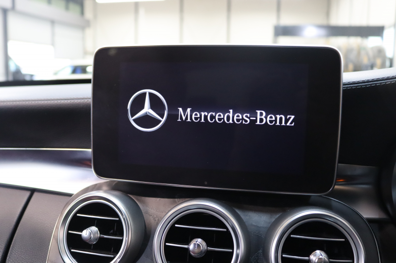 メルセデスベンツ Cクラス C200 AVG AMGﾗｲﾝ ﾚｻﾞｰｴｸｽｸﾙｰｼﾌﾞ&ﾚｰﾀﾞｰｾｰﾌﾃｨPKG　1ｵｰﾅｰ ｷｰﾚｽｺﾞｰ 赤本革 ﾍｯﾄﾞｱｯﾌﾟD HDDﾅﾋﾞTV BT音楽 ﾊﾞｯｸｶﾒﾗ PTS LEDﾗｲﾄ 自動Rｹﾞｰﾄ ﾊﾝｽﾞﾌﾘｰA AMGｴｱﾛ&18AW ｴｱｻｽ 7AT　2年保証