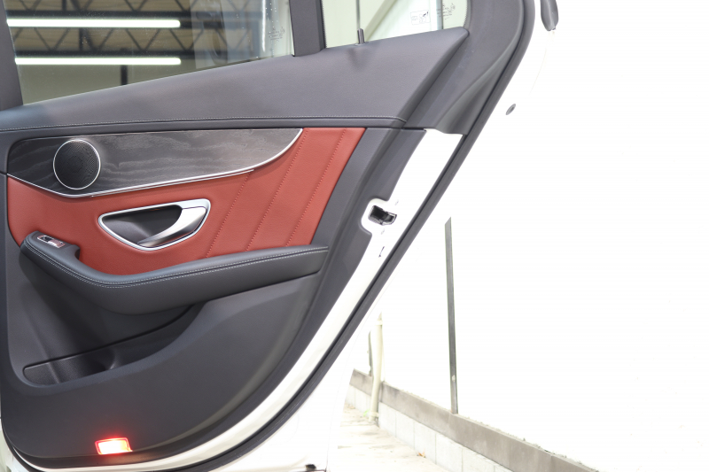 メルセデスベンツ Cクラス C200 AVG AMGﾗｲﾝ ﾚｻﾞｰｴｸｽｸﾙｰｼﾌﾞ&ﾚｰﾀﾞｰｾｰﾌﾃｨPKG　1ｵｰﾅｰ ｷｰﾚｽｺﾞｰ 赤本革 ﾍｯﾄﾞｱｯﾌﾟD HDDﾅﾋﾞTV BT音楽 ﾊﾞｯｸｶﾒﾗ PTS LEDﾗｲﾄ 自動Rｹﾞｰﾄ ﾊﾝｽﾞﾌﾘｰA AMGｴｱﾛ&18AW ｴｱｻｽ 7AT　2年保証