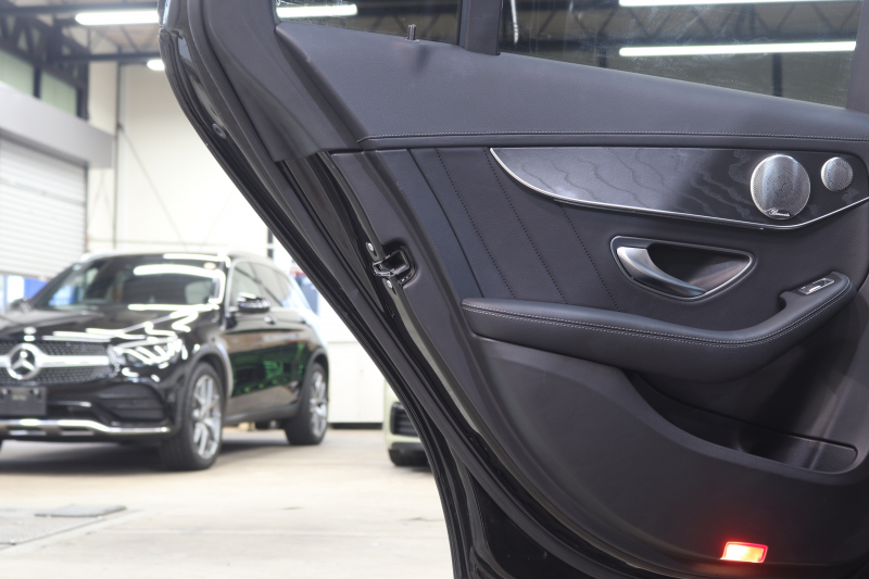 AMG Cクラス C43 4MATIC ﾚｰﾀﾞｰｾｰﾌﾃｨPKG　後期 ｷｰﾚｽｺﾞｰ 黒本革 ﾊﾟﾉﾗﾏSR ﾍｯﾄﾞｱｯﾌﾟD HDDﾅﾋﾞTV ｽﾏﾎ連携 ﾌﾞﾙﾒｽﾀｰ ﾊﾞｯｸｶﾒﾗ PTS LEDﾗｲﾄ 自動ﾄﾗﾝｸ ﾊﾝｽﾞﾌﾘｰA AMG専用装備&ﾁｭｰﾆﾝｸﾞﾀﾞｲﾅﾐｯｸS 9AT　2年保証