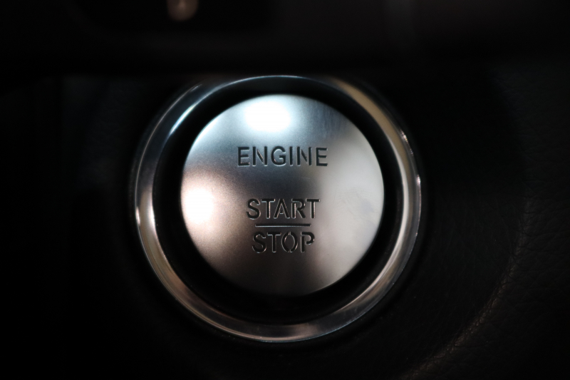 メルセデスベンツ Eクラス E250ｶﾌﾞﾘｵﾚ AMGｽﾎﾟｰﾂ&ﾚｰﾀﾞｰｾｰﾌﾃｨPKG　後期 1ｵｰﾅｰ ｷｰﾚｽｺﾞｰ 茶本革 ｴｱｽｶｰﾌ HDDﾅﾋﾞTV BT音楽 360ｶﾒﾗ PTS LEDﾗｲﾄ AMGｴｱﾛ&18AW 黒幌　2年保証