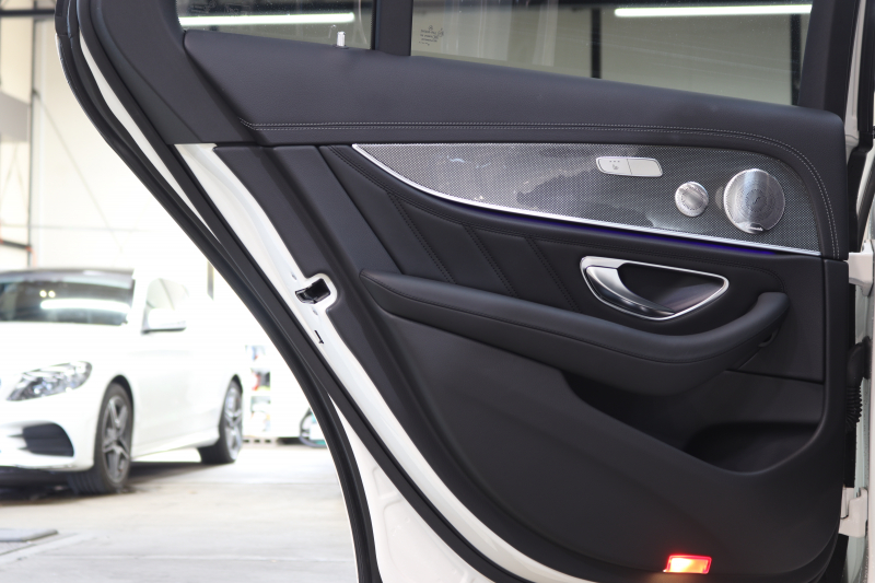 AMG Eクラス E53 4MATIC+ ｴｸｽｸﾙｰｼﾌﾞ&ﾚｰﾀﾞｰｾｰﾌﾃｨPKG　ISG搭載 中期 NEWｽﾃｱﾘﾝｸﾞ ｷｰﾚｽｺﾞｰ 黒本革 ﾍﾞﾝﾁﾚｰﾀｰ ﾊﾟﾉﾗﾏSR ﾍｯﾄﾞｱｯﾌﾟD HDDﾅﾋﾞTV&ｷｬﾝｾﾗｰ ｽﾏﾎ連携 ﾌﾞﾙﾒｽﾀｰ 360ｶﾒﾗ PTS LEDﾗｲﾄ 自動ﾄﾗﾝｸ ﾊﾝｽﾞﾌﾘｰA AMG専用装備&ﾁｭｰﾆﾝｸﾞ 9AT　2年保証