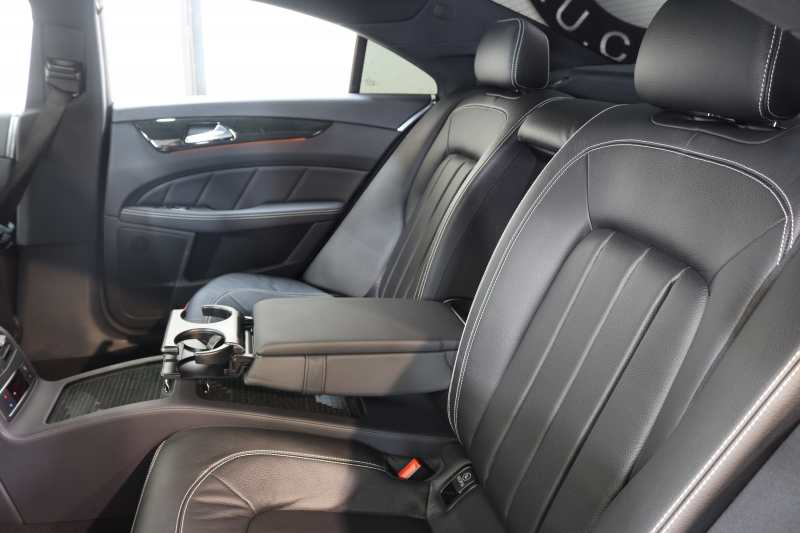 メルセデスベンツ CLS CLS220d AMGﾗｲﾝ ﾚｰﾀﾞｰｾｰﾌﾃｨPKG　後期 ｷｰﾚｽｺﾞｰ 黒本革 ｻﾝﾙｰﾌ HDDﾅﾋﾞTV&ｷｬﾝｾﾗｰ ｽﾏﾎ連携 360ｶﾒﾗ PTS LEDﾗｲﾄ AMGｴｱﾛ&19AW ｴｱｻｽ 7AT　2年保証