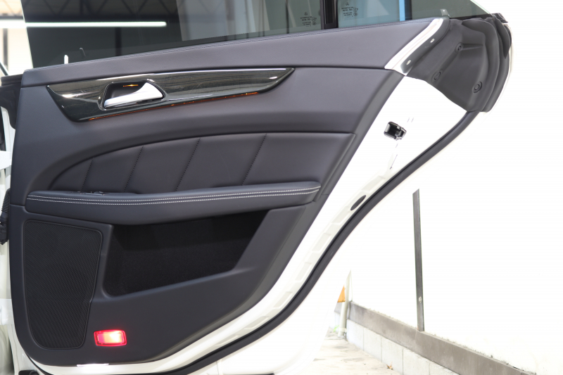 メルセデスベンツ CLS CLS220d AMGﾗｲﾝ ﾚｰﾀﾞｰｾｰﾌﾃｨPKG　後期 ｷｰﾚｽｺﾞｰ 黒本革 ｻﾝﾙｰﾌ HDDﾅﾋﾞTV&ｷｬﾝｾﾗｰ ｽﾏﾎ連携 360ｶﾒﾗ PTS LEDﾗｲﾄ AMGｴｱﾛ&19AW ｴｱｻｽ 7AT　2年保証