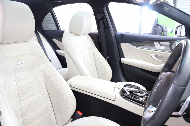AMG Eクラス E43 4MATIC ｴｸｽｸﾙｰｼﾌﾞ&ﾚｰﾀﾞｰｾｰﾌﾃｨPKG　1ｵｰﾅｰ ｷｰﾚｽｺﾞｰ 白本革 ﾍﾞﾝﾁﾚｰﾀｰ ﾊﾟﾉﾗﾏSR ﾍｯﾄﾞｱｯﾌﾟD HDDﾅﾋﾞTV ｽﾏﾎ連携 ﾌﾞﾙﾒｽﾀｰ 360ｶﾒﾗ PTS LEDﾗｲﾄ 自動ﾄﾗﾝｸ ﾊﾝｽﾞﾌﾘｰA AMG専用装備&ﾁｭｰﾆﾝｸﾞ 9AT　2年保証