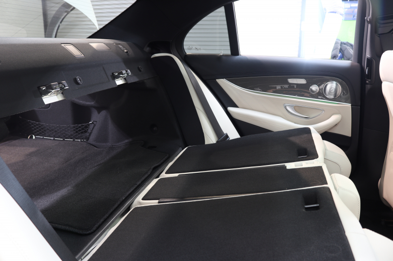 AMG Eクラス E43 4MATIC ｴｸｽｸﾙｰｼﾌﾞ&ﾚｰﾀﾞｰｾｰﾌﾃｨPKG　1ｵｰﾅｰ ｷｰﾚｽｺﾞｰ 白本革 ﾍﾞﾝﾁﾚｰﾀｰ ﾊﾟﾉﾗﾏSR ﾍｯﾄﾞｱｯﾌﾟD HDDﾅﾋﾞTV ｽﾏﾎ連携 ﾌﾞﾙﾒｽﾀｰ 360ｶﾒﾗ PTS LEDﾗｲﾄ 自動ﾄﾗﾝｸ ﾊﾝｽﾞﾌﾘｰA AMG専用装備&ﾁｭｰﾆﾝｸﾞ 9AT　2年保証