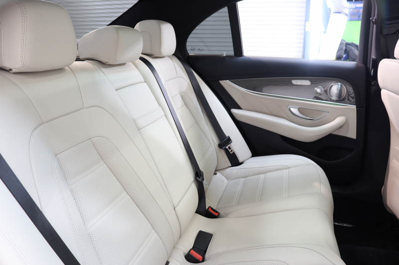 AMG Eクラス E43 4MATIC ｴｸｽｸﾙｰｼﾌﾞ&ﾚｰﾀﾞｰｾｰﾌﾃｨPKG　1ｵｰﾅｰ ｷｰﾚｽｺﾞｰ 白本革 ﾍﾞﾝﾁﾚｰﾀｰ ﾊﾟﾉﾗﾏSR ﾍｯﾄﾞｱｯﾌﾟD HDDﾅﾋﾞTV ｽﾏﾎ連携 ﾌﾞﾙﾒｽﾀｰ 360ｶﾒﾗ PTS LEDﾗｲﾄ 自動ﾄﾗﾝｸ ﾊﾝｽﾞﾌﾘｰA AMG専用装備&ﾁｭｰﾆﾝｸﾞ 9AT　2年保証