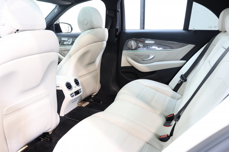 AMG Eクラス E43 4MATIC ｴｸｽｸﾙｰｼﾌﾞ&ﾚｰﾀﾞｰｾｰﾌﾃｨPKG　1ｵｰﾅｰ ｷｰﾚｽｺﾞｰ 白本革 ﾍﾞﾝﾁﾚｰﾀｰ ﾊﾟﾉﾗﾏSR ﾍｯﾄﾞｱｯﾌﾟD HDDﾅﾋﾞTV ｽﾏﾎ連携 ﾌﾞﾙﾒｽﾀｰ 360ｶﾒﾗ PTS LEDﾗｲﾄ 自動ﾄﾗﾝｸ ﾊﾝｽﾞﾌﾘｰA AMG専用装備&ﾁｭｰﾆﾝｸﾞ 9AT　2年保証