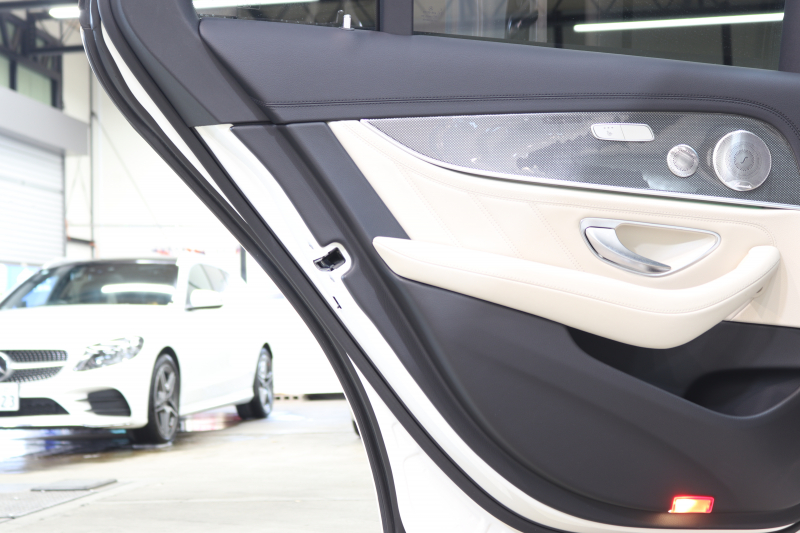 AMG Eクラス E43 4MATIC ｴｸｽｸﾙｰｼﾌﾞ&ﾚｰﾀﾞｰｾｰﾌﾃｨPKG　1ｵｰﾅｰ ｷｰﾚｽｺﾞｰ 白本革 ﾍﾞﾝﾁﾚｰﾀｰ ﾊﾟﾉﾗﾏSR ﾍｯﾄﾞｱｯﾌﾟD HDDﾅﾋﾞTV ｽﾏﾎ連携 ﾌﾞﾙﾒｽﾀｰ 360ｶﾒﾗ PTS LEDﾗｲﾄ 自動ﾄﾗﾝｸ ﾊﾝｽﾞﾌﾘｰA AMG専用装備&ﾁｭｰﾆﾝｸﾞ 9AT　2年保証