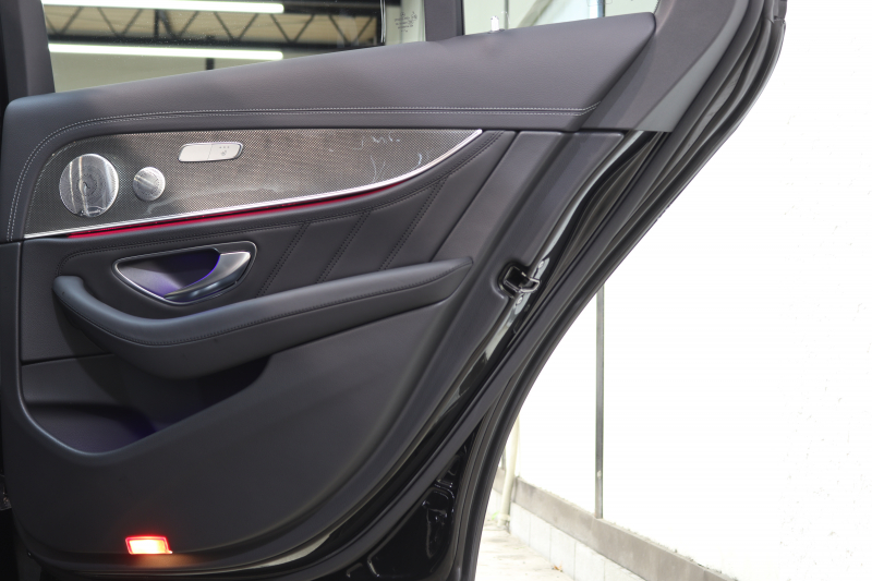 AMG Eクラス E53 4MATIC+ ｴｸｽｸﾙｰｼﾌﾞ&ﾚｰﾀﾞｰｾｰﾌﾃｨPKG　ISG搭載 後期 ｷｰﾚｽｺﾞｰ 黒本革 ﾍﾞﾝﾁﾚｰﾀｰ ﾊﾟﾉﾗﾏSR ﾍｯﾄﾞｱｯﾌﾟD MBUXﾅﾋﾞTV&ARﾅﾋﾞ ｽﾏﾎ連携 ﾌﾞﾙﾒｽﾀｰ 360ｶﾒﾗ PTS LEDﾗｲﾄ 自動ﾄﾗﾝｸ AMG専用装備&ﾁｭｰﾆﾝｸﾞ ﾜｲﾔﾚｽ充電 9AT　2年保証