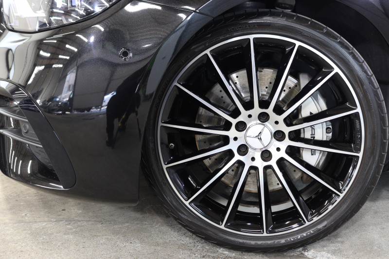 AMG Eクラス E53 4MATIC+ ｴｸｽｸﾙｰｼﾌﾞ&ﾚｰﾀﾞｰｾｰﾌﾃｨPKG　ISG搭載 後期 ｷｰﾚｽｺﾞｰ 黒本革 ﾍﾞﾝﾁﾚｰﾀｰ ﾊﾟﾉﾗﾏSR ﾍｯﾄﾞｱｯﾌﾟD MBUXﾅﾋﾞTV&ARﾅﾋﾞ ｽﾏﾎ連携 ﾌﾞﾙﾒｽﾀｰ 360ｶﾒﾗ PTS LEDﾗｲﾄ 自動ﾄﾗﾝｸ AMG専用装備&ﾁｭｰﾆﾝｸﾞ ﾜｲﾔﾚｽ充電 9AT　2年保証