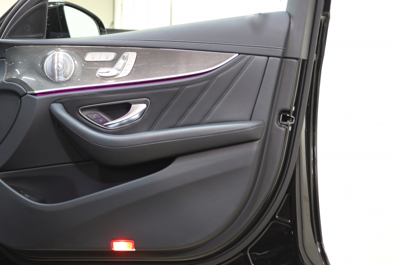 AMG Eクラス E53 4MATIC+ ｴｸｽｸﾙｰｼﾌﾞ&ﾚｰﾀﾞｰｾｰﾌﾃｨPKG　ISG搭載 後期 ｷｰﾚｽｺﾞｰ 黒本革 ﾍﾞﾝﾁﾚｰﾀｰ ﾊﾟﾉﾗﾏSR ﾍｯﾄﾞｱｯﾌﾟD MBUXﾅﾋﾞTV&ARﾅﾋﾞ ｽﾏﾎ連携 ﾌﾞﾙﾒｽﾀｰ 360ｶﾒﾗ PTS LEDﾗｲﾄ 自動ﾄﾗﾝｸ AMG専用装備&ﾁｭｰﾆﾝｸﾞ ﾜｲﾔﾚｽ充電 9AT　2年保証