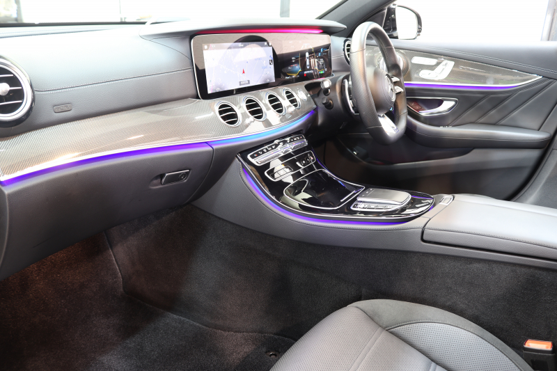 AMG Eクラス E53 4MATIC+ ｴｸｽｸﾙｰｼﾌﾞ&ﾚｰﾀﾞｰｾｰﾌﾃｨPKG　ISG搭載 後期 ｷｰﾚｽｺﾞｰ 黒本革 ﾍﾞﾝﾁﾚｰﾀｰ ﾊﾟﾉﾗﾏSR ﾍｯﾄﾞｱｯﾌﾟD MBUXﾅﾋﾞTV&ARﾅﾋﾞ ｽﾏﾎ連携 ﾌﾞﾙﾒｽﾀｰ 360ｶﾒﾗ PTS LEDﾗｲﾄ 自動ﾄﾗﾝｸ AMG専用装備&ﾁｭｰﾆﾝｸﾞ ﾜｲﾔﾚｽ充電 9AT　2年保証