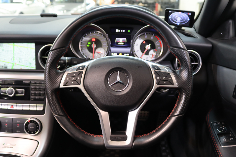 メルセデスベンツ SLKクラス SLK200 ﾄﾚﾝﾄﾞ+ AMGｽﾎﾟｰﾂ&ﾚｰﾀﾞｰｾｰﾌﾃｨPKG　後期型  黒本革 ｴｱｽｶｰﾌ ﾊﾞﾘｵR HDDﾅﾋﾞTV BT音楽 DSRC ｷｾﾉﾝ ｴｱｶﾞｲﾄﾞ AMGｴｱﾛ&18AW 9AT　2年保証