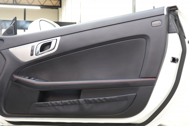 メルセデスベンツ SLKクラス SLK200 ﾄﾚﾝﾄﾞ+ AMGｽﾎﾟｰﾂ&ﾚｰﾀﾞｰｾｰﾌﾃｨPKG　後期型  黒本革 ｴｱｽｶｰﾌ ﾊﾞﾘｵR HDDﾅﾋﾞTV BT音楽 DSRC ｷｾﾉﾝ ｴｱｶﾞｲﾄﾞ AMGｴｱﾛ&18AW 9AT　2年保証