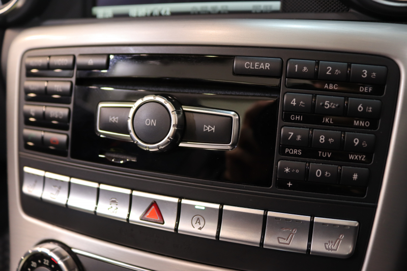 メルセデスベンツ SLKクラス SLK200 ﾄﾚﾝﾄﾞ+ AMGｽﾎﾟｰﾂ&ﾚｰﾀﾞｰｾｰﾌﾃｨPKG　後期型  黒本革 ｴｱｽｶｰﾌ ﾊﾞﾘｵR HDDﾅﾋﾞTV BT音楽 DSRC ｷｾﾉﾝ ｴｱｶﾞｲﾄﾞ AMGｴｱﾛ&18AW 9AT　2年保証