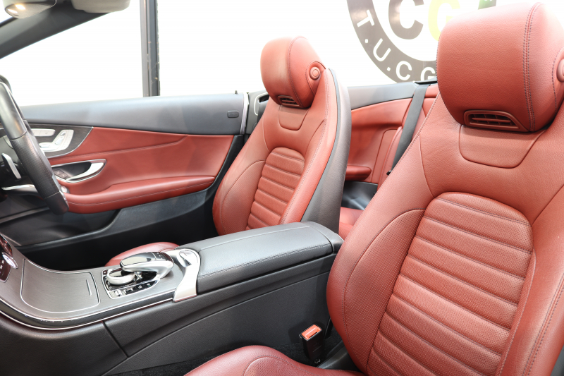 メルセデスベンツ Cクラス C180ｶﾌﾞﾘｵﾚ ｽﾎﾟｰﾂ ﾚｻﾞｰｴｸｽｸﾙｰｼﾌﾞ&ﾚｰﾀﾞｰｾｰﾌﾃｨPKG　後期 1ｵｰﾅｰ MEｺﾈｸﾄ ｷｰﾚｽｺﾞｰ 赤本革 ﾍｯﾄﾞｱｯﾌﾟD HDDﾅﾋﾞTV ｽﾏﾎ連携 ﾊﾞｯｸｶﾒﾗ PTS LEDﾗｲﾄ AMGｴｱﾛ&19AW ｴｱｻｽ 黒幌 9AT　2年保証