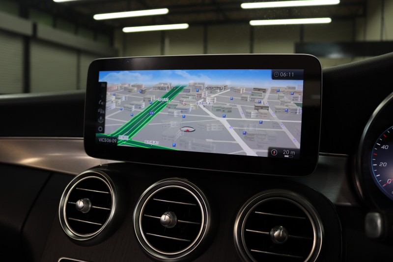 メルセデスベンツ Cクラス C180ｶﾌﾞﾘｵﾚ ｽﾎﾟｰﾂ ﾚｻﾞｰｴｸｽｸﾙｰｼﾌﾞ&ﾚｰﾀﾞｰｾｰﾌﾃｨPKG　後期 1ｵｰﾅｰ MEｺﾈｸﾄ ｷｰﾚｽｺﾞｰ 赤本革 ﾍｯﾄﾞｱｯﾌﾟD HDDﾅﾋﾞTV ｽﾏﾎ連携 ﾊﾞｯｸｶﾒﾗ PTS LEDﾗｲﾄ AMGｴｱﾛ&19AW ｴｱｻｽ 黒幌 9AT　2年保証