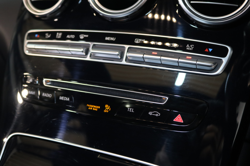 メルセデスベンツ GLC GLC220d 4MATIC ｽﾎﾟｰﾂ 本革仕様　ﾚｰﾀﾞｰｾｰﾌﾃｨPKG　ｷｰﾚｽｺﾞｰ 黒本革 ﾊﾟﾉﾗﾏSR ﾍｯﾄﾞｱｯﾌﾟD HDDﾅﾋﾞ BT音楽 ﾌﾞﾙﾒｽﾀｰ 360ｶﾒﾗ PTS LEDﾗｲﾄ 自動Rｹﾞｰﾄ ﾊﾝｽﾞﾌﾘｰA AMGｴｱﾛ&19AW ﾀﾞｲﾅﾐｯｸS 9AT　2年保証