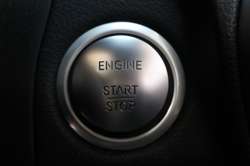 メルセデスベンツ GLC GLC220d 4MATIC ｽﾎﾟｰﾂ 本革仕様　ﾚｰﾀﾞｰｾｰﾌﾃｨPKG　ｷｰﾚｽｺﾞｰ 黒本革 ﾊﾟﾉﾗﾏSR ﾍｯﾄﾞｱｯﾌﾟD HDDﾅﾋﾞ BT音楽 ﾌﾞﾙﾒｽﾀｰ 360ｶﾒﾗ PTS LEDﾗｲﾄ 自動Rｹﾞｰﾄ ﾊﾝｽﾞﾌﾘｰA AMGｴｱﾛ&19AW ﾀﾞｲﾅﾐｯｸS 9AT　2年保証