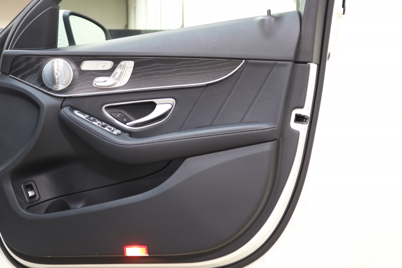 メルセデスベンツ Cクラス C200 AVG AMGﾗｲﾝ ﾚｻﾞｰｴｸｽｸﾙｰｼﾌﾞ&ﾚｰﾀﾞｰｾｰﾌﾃｨPKG　BSG搭載 後期 1ｵｰﾅｰ MEｺﾈｸﾄ ｷｰﾚｽｺﾞｰ 黒本革 ﾍｯﾄﾞｱｯﾌﾟD HDDﾅﾋﾞTV ｽﾏﾎ連携 ﾌﾞﾙﾒｽﾀｰ ﾊﾞｯｸｶﾒﾗ PTS LEDﾗｲﾄ 自動ﾄﾗﾝｸ ﾊﾝｽﾞﾌﾘｰA AMGｴｱﾛ&18AW ｴｱｻｽ 9AT　2年保証