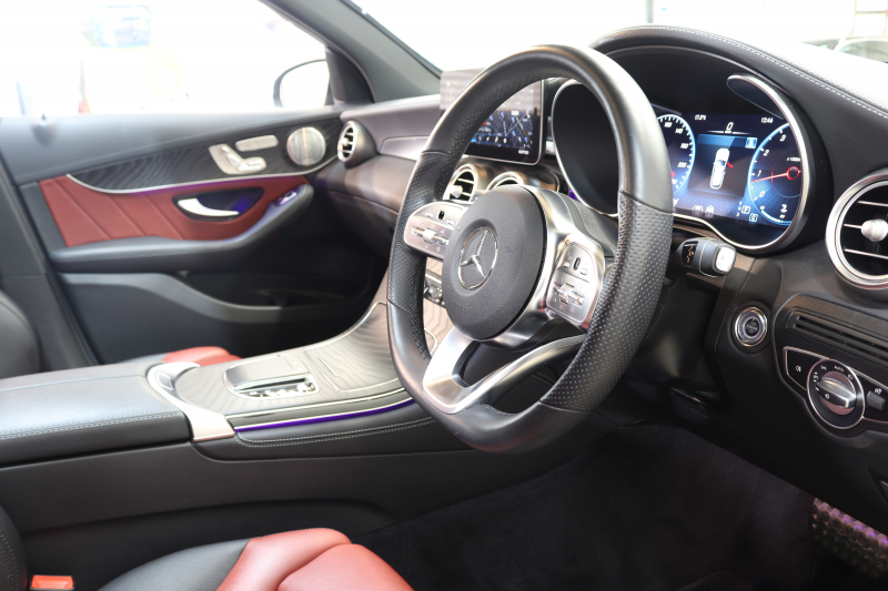メルセデスベンツ GLC GLC300 4MATIC AMGﾗｲﾝ ﾚｻﾞｰｴｸｽｸﾙｰｼﾌﾞ&ﾚｰﾀﾞｰｾｰﾌﾃｨPKG　後期 MEｺﾈｸﾄ ｷｰﾚｽｺﾞｰ 赤/黒本革 ﾊﾟﾉﾗﾏSR ﾍｯﾄﾞｱｯﾌﾟD MBUXﾅﾋﾞTV BT音楽 ﾌﾞﾙﾒｽﾀｰ 360ｶﾒﾗ PTS LEDﾗｲﾄ 自動Rｹﾞｰﾄ AMGｴｱﾛ&20AW ｴｱｻｽ 9AT　2年保証