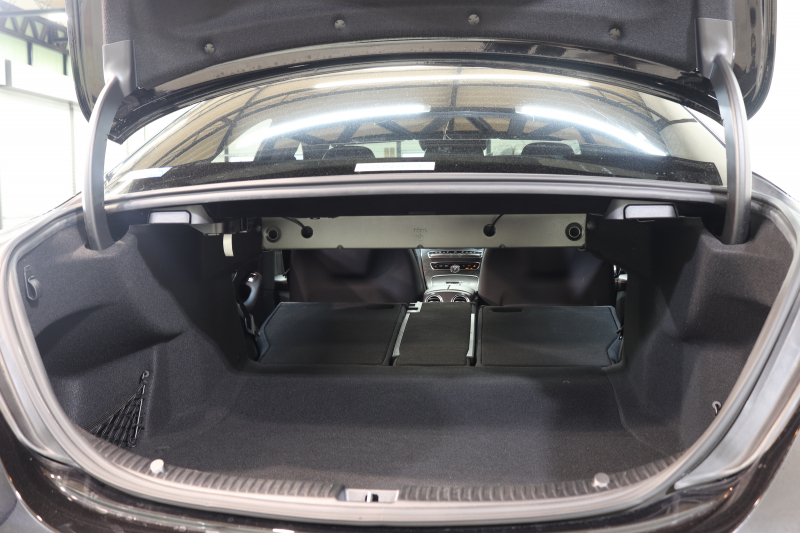 AMG Cクラス C63 ｴｸｽｸﾙｰｼﾌﾞ&ﾚｰﾀﾞｰｾｰﾌﾃｨPKG　1ｵｰﾅｰ ｷｰﾚｽｺﾞｰ 黒/赤本革 ﾍｯﾄﾞｱｯﾌﾟD HDDﾅﾋﾞTV BT音楽 ﾌﾞﾙﾒｽﾀｰ ﾊﾞｯｸｶﾒﾗ PTS LEDﾗｲﾄ 自動ﾄﾗﾝｸ ﾊﾝｽﾞﾌﾘｰA AMG専用装備&ﾁｭｰﾆﾝｸﾞﾀﾞｲﾅﾐｯｸS 7AT　2年保証