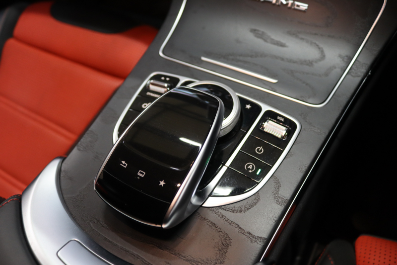 AMG Cクラス C63 ｴｸｽｸﾙｰｼﾌﾞ&ﾚｰﾀﾞｰｾｰﾌﾃｨPKG　1ｵｰﾅｰ ｷｰﾚｽｺﾞｰ 黒/赤本革 ﾍｯﾄﾞｱｯﾌﾟD HDDﾅﾋﾞTV BT音楽 ﾌﾞﾙﾒｽﾀｰ ﾊﾞｯｸｶﾒﾗ PTS LEDﾗｲﾄ 自動ﾄﾗﾝｸ ﾊﾝｽﾞﾌﾘｰA AMG専用装備&ﾁｭｰﾆﾝｸﾞﾀﾞｲﾅﾐｯｸS 7AT　2年保証