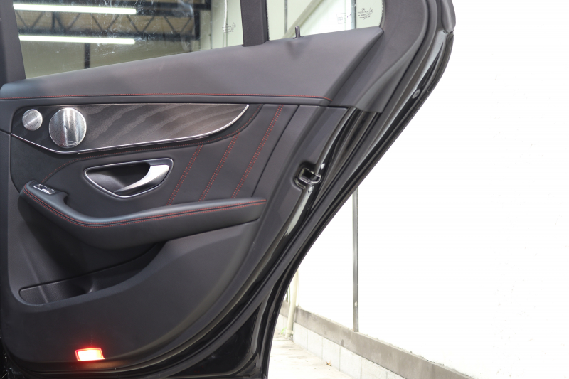 AMG Cクラス C63 ｴｸｽｸﾙｰｼﾌﾞ&ﾚｰﾀﾞｰｾｰﾌﾃｨPKG　1ｵｰﾅｰ ｷｰﾚｽｺﾞｰ 黒/赤本革 ﾍｯﾄﾞｱｯﾌﾟD HDDﾅﾋﾞTV BT音楽 ﾌﾞﾙﾒｽﾀｰ ﾊﾞｯｸｶﾒﾗ PTS LEDﾗｲﾄ 自動ﾄﾗﾝｸ ﾊﾝｽﾞﾌﾘｰA AMG専用装備&ﾁｭｰﾆﾝｸﾞﾀﾞｲﾅﾐｯｸS 7AT　2年保証