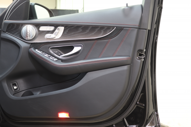 AMG Cクラス C63 ｴｸｽｸﾙｰｼﾌﾞ&ﾚｰﾀﾞｰｾｰﾌﾃｨPKG　1ｵｰﾅｰ ｷｰﾚｽｺﾞｰ 黒/赤本革 ﾍｯﾄﾞｱｯﾌﾟD HDDﾅﾋﾞTV BT音楽 ﾌﾞﾙﾒｽﾀｰ ﾊﾞｯｸｶﾒﾗ PTS LEDﾗｲﾄ 自動ﾄﾗﾝｸ ﾊﾝｽﾞﾌﾘｰA AMG専用装備&ﾁｭｰﾆﾝｸﾞﾀﾞｲﾅﾐｯｸS 7AT　2年保証