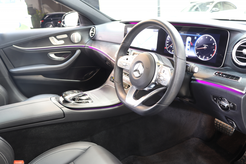 メルセデスベンツ Eクラス E300 AVG ｽﾎﾟｰﾂ ｴｸｽｸﾙｰｼﾌﾞ&ﾚｰﾀﾞｰｾｰﾌﾃｨPKG　中期 NEWｽﾃｱﾘﾝｸﾞ ｷｰﾚｽｺﾞｰ 黒本革 ﾊﾟﾉﾗﾏSR ﾍｯﾄﾞｱｯﾌﾟD HDDﾅﾋﾞTV ｽﾏﾎ連携 ﾌﾞﾙﾒｽﾀｰ 360ｶﾒﾗ PTS LEDﾗｲﾄ 自動ﾄﾗﾝｸ ﾊﾝｽﾞﾌﾘｰA AMGｴｱﾛ&19AW 9AT　2年保証