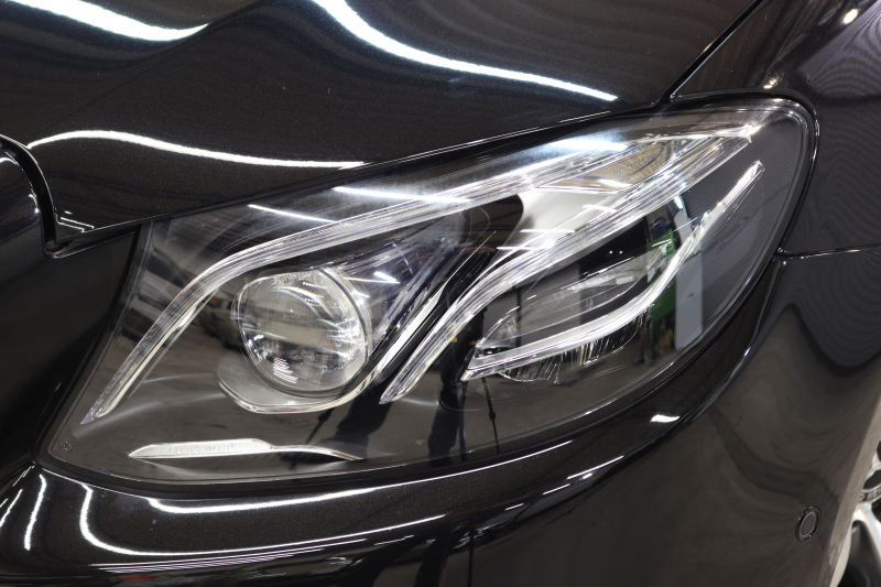 メルセデスベンツ Eクラス E300 AVG ｽﾎﾟｰﾂ ｴｸｽｸﾙｰｼﾌﾞ&ﾚｰﾀﾞｰｾｰﾌﾃｨPKG　中期 NEWｽﾃｱﾘﾝｸﾞ ｷｰﾚｽｺﾞｰ 黒本革 ﾊﾟﾉﾗﾏSR ﾍｯﾄﾞｱｯﾌﾟD HDDﾅﾋﾞTV ｽﾏﾎ連携 ﾌﾞﾙﾒｽﾀｰ 360ｶﾒﾗ PTS LEDﾗｲﾄ 自動ﾄﾗﾝｸ ﾊﾝｽﾞﾌﾘｰA AMGｴｱﾛ&19AW 9AT　2年保証