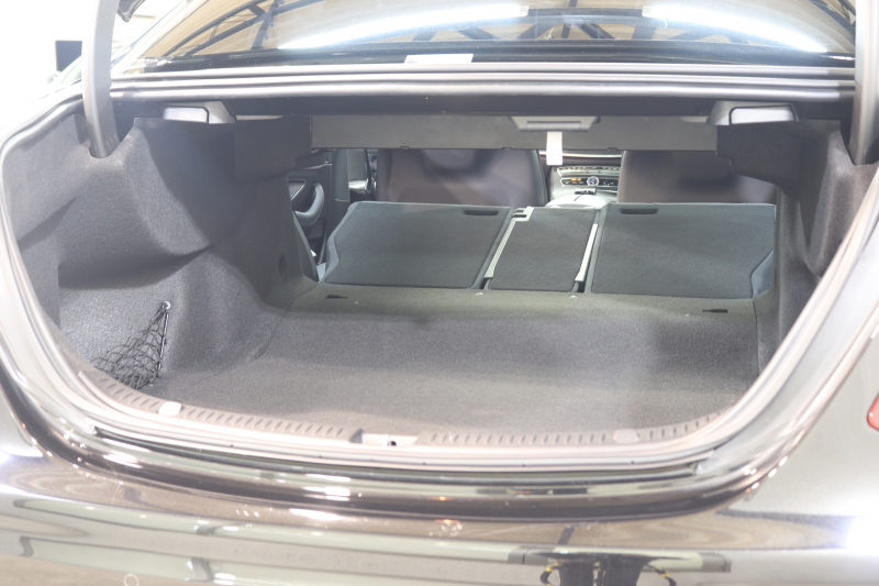 メルセデスベンツ Eクラス E300 AVG ｽﾎﾟｰﾂ ｴｸｽｸﾙｰｼﾌﾞ&ﾚｰﾀﾞｰｾｰﾌﾃｨPKG　中期 NEWｽﾃｱﾘﾝｸﾞ ｷｰﾚｽｺﾞｰ 黒本革 ﾊﾟﾉﾗﾏSR ﾍｯﾄﾞｱｯﾌﾟD HDDﾅﾋﾞTV ｽﾏﾎ連携 ﾌﾞﾙﾒｽﾀｰ 360ｶﾒﾗ PTS LEDﾗｲﾄ 自動ﾄﾗﾝｸ ﾊﾝｽﾞﾌﾘｰA AMGｴｱﾛ&19AW 9AT　2年保証